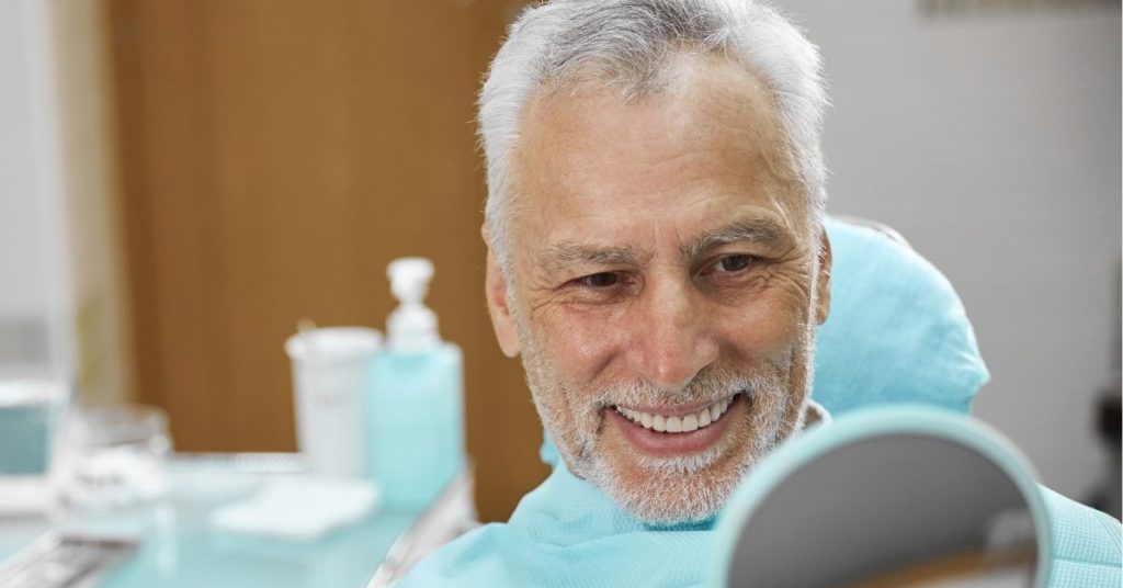 Fogászati implantátum behelyezés után